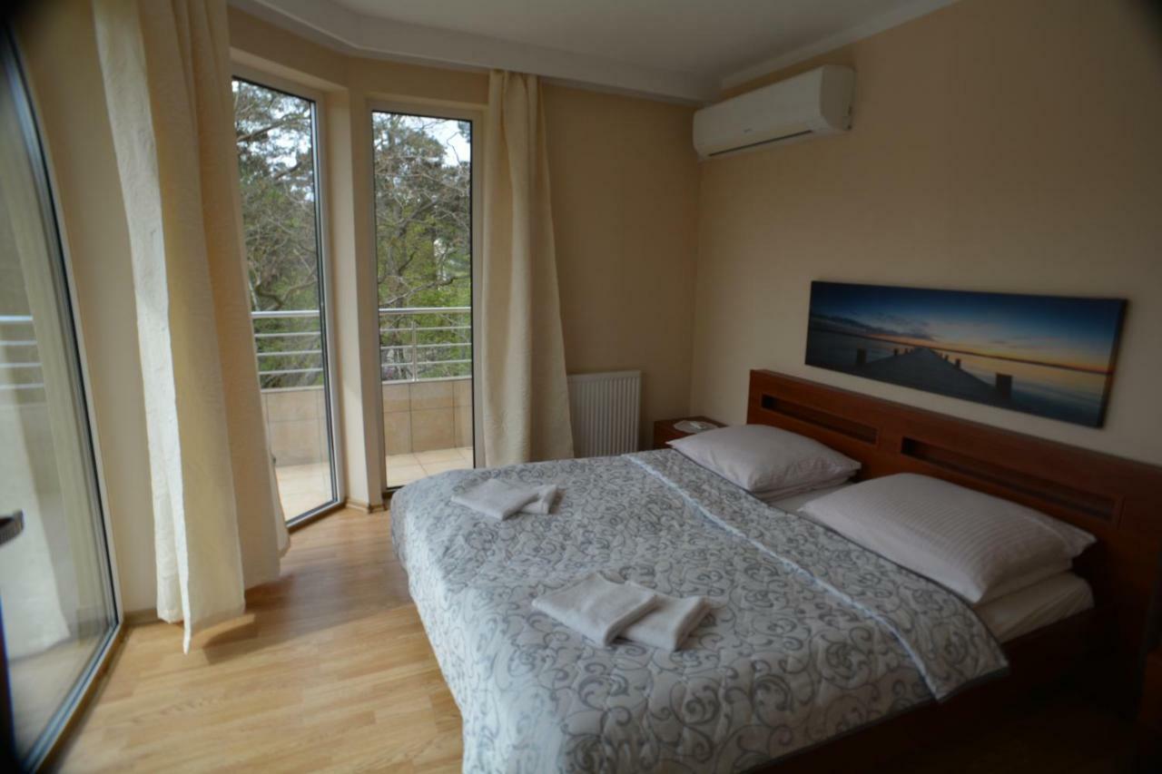Floryda Jurata Bed and Breakfast Exteriör bild